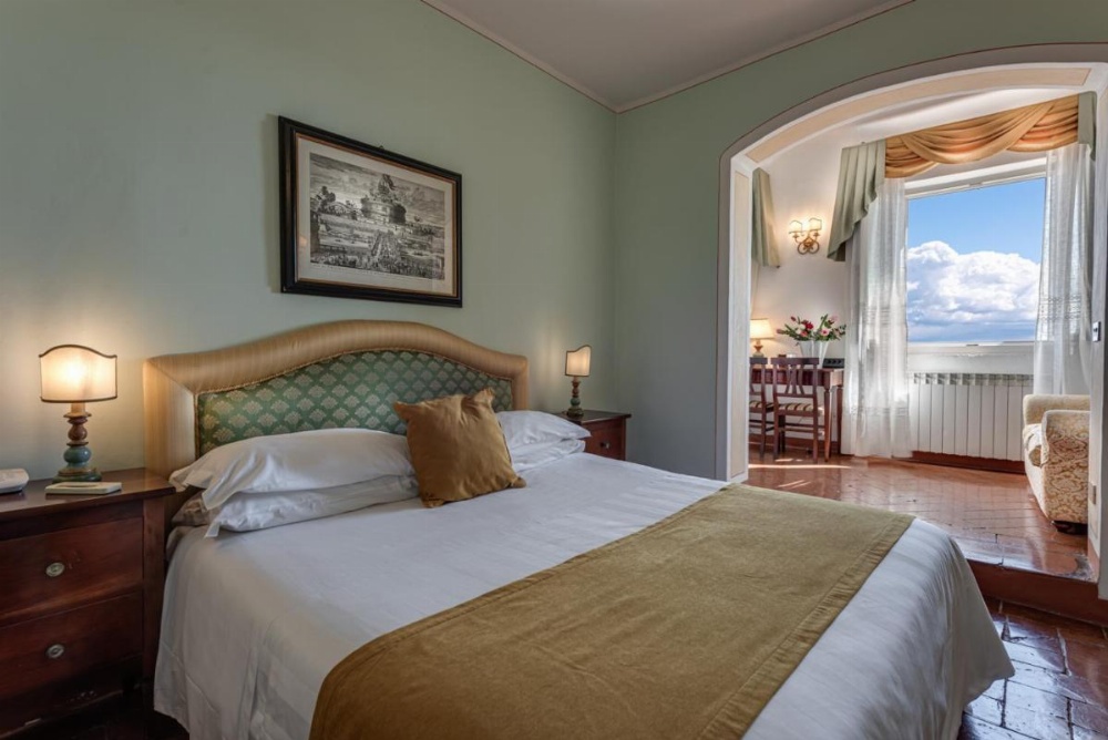 Room image 3
