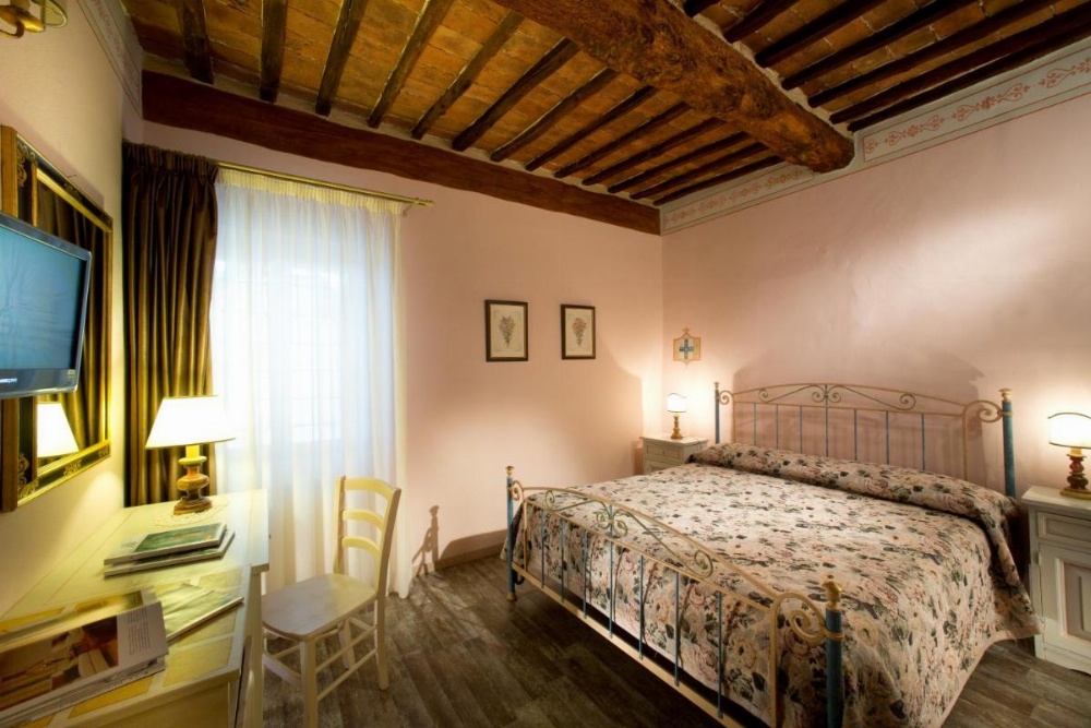 Room image 3